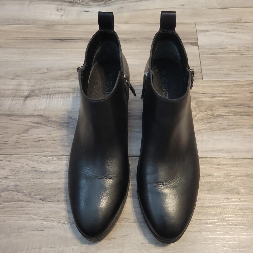 Vionic Cecily Waterproof Boots  Women Black Size 9.5 Leather Ankle Boots